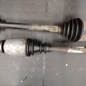 Renault Trafic 1.9 DCI Driveshaft Propshaft | OEM Drivetrain Part – side angle